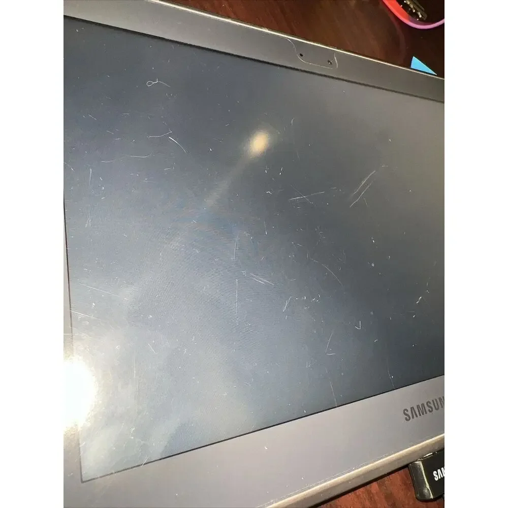 Samsung Galaxy Tablet Bundle 16GB Wi-Fi 4G 8 inch Black FOR PARTS NOT WORKING